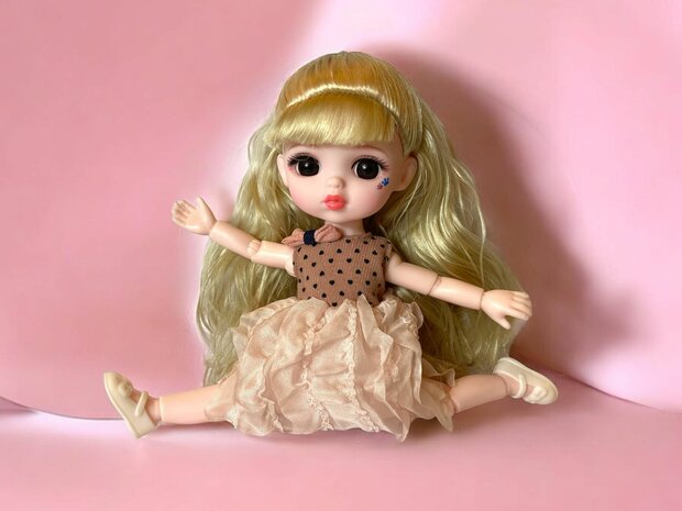 Toy doll with nice outfit and unique style - JELENA Fashion style 24cm long hair