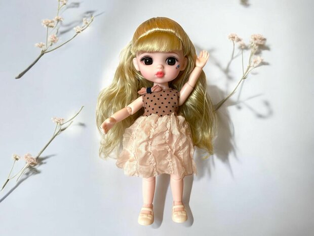 Toy doll with nice outfit and unique style - JELENA Fashion style 24cm long hair